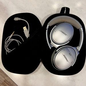 Bose Noise Cancelling Headphones 🎧
